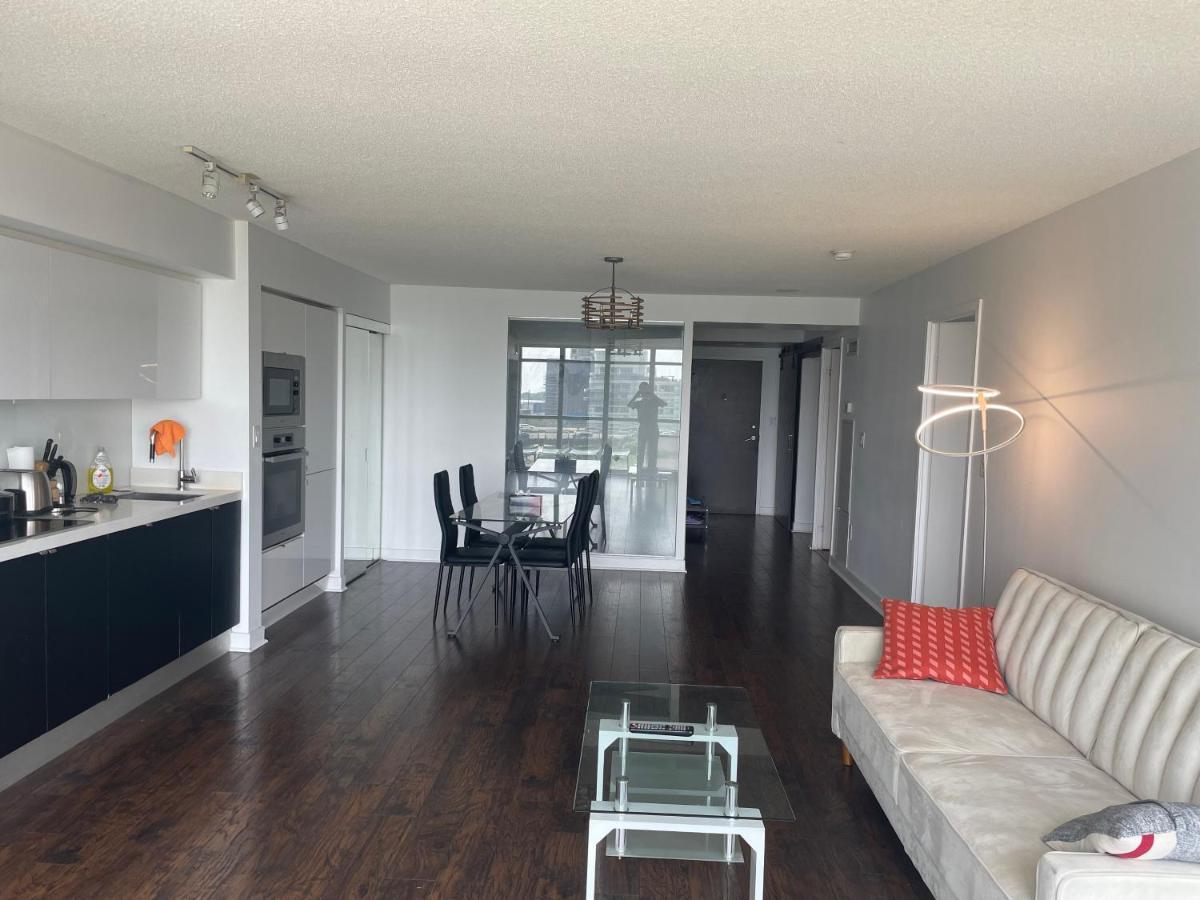 Three Br Condo Step To Cn Tower Rogers Center With Free Parking Toronto Exterior photo