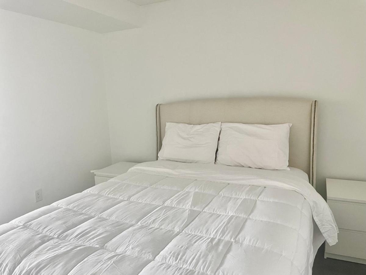 Three Br Condo Step To Cn Tower Rogers Center With Free Parking Toronto Exterior photo