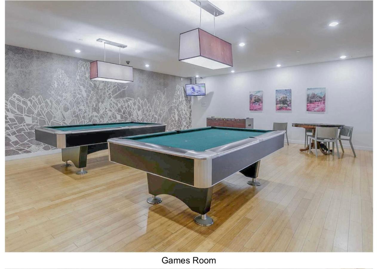 Three Br Condo Step To Cn Tower Rogers Center With Free Parking Toronto Exterior photo