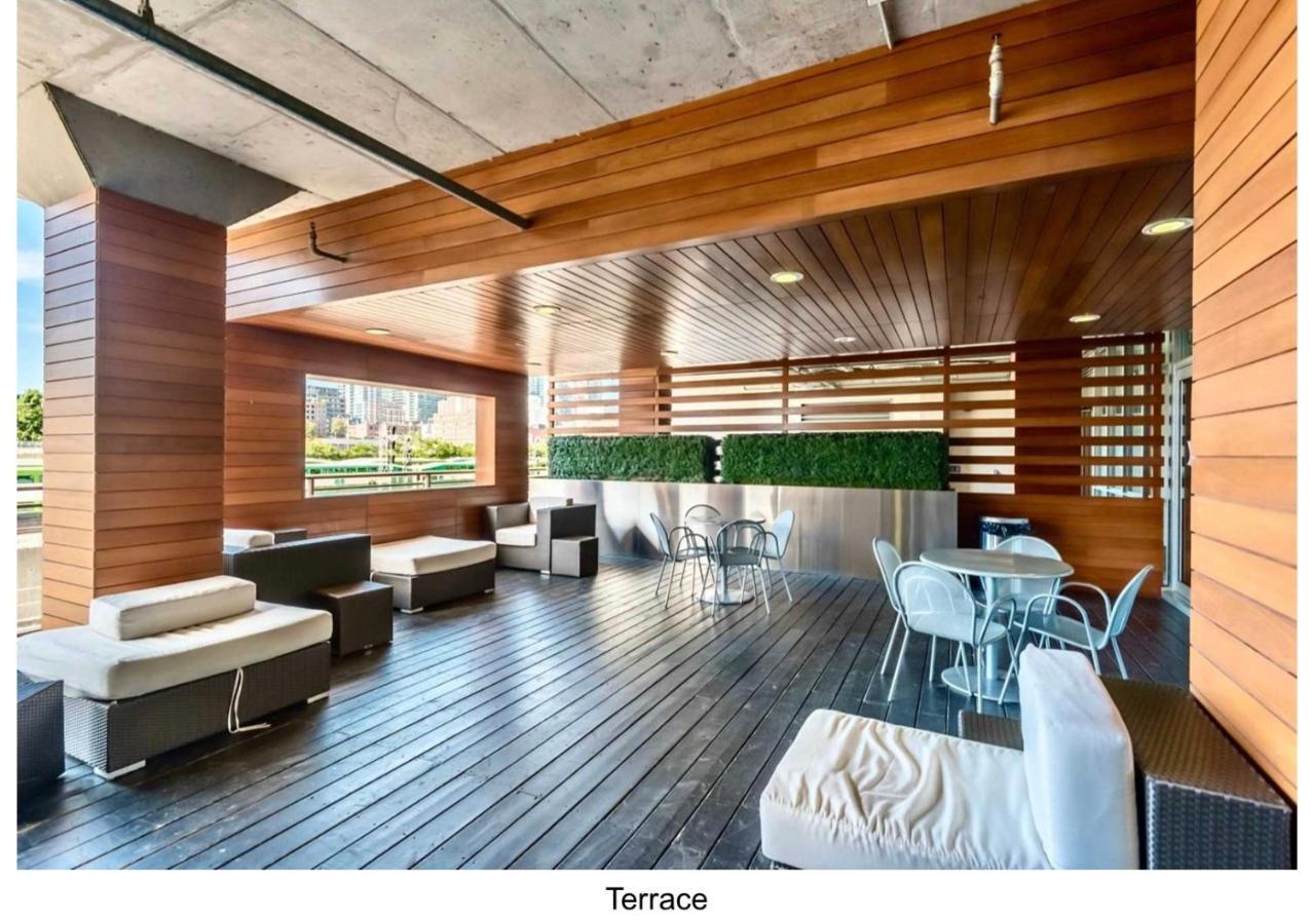 Three Br Condo Step To Cn Tower Rogers Center With Free Parking Toronto Exterior photo